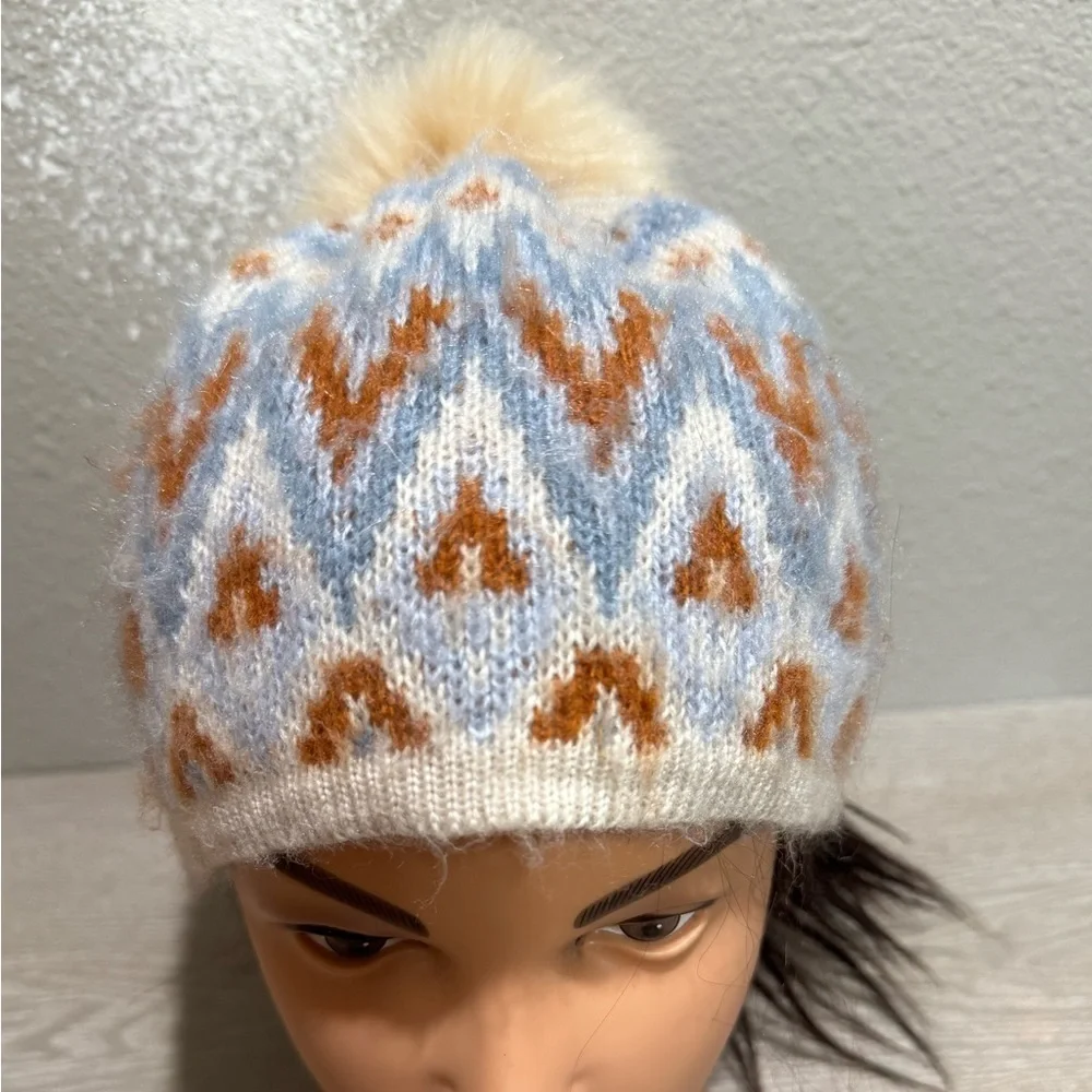 Prana beanie pom
